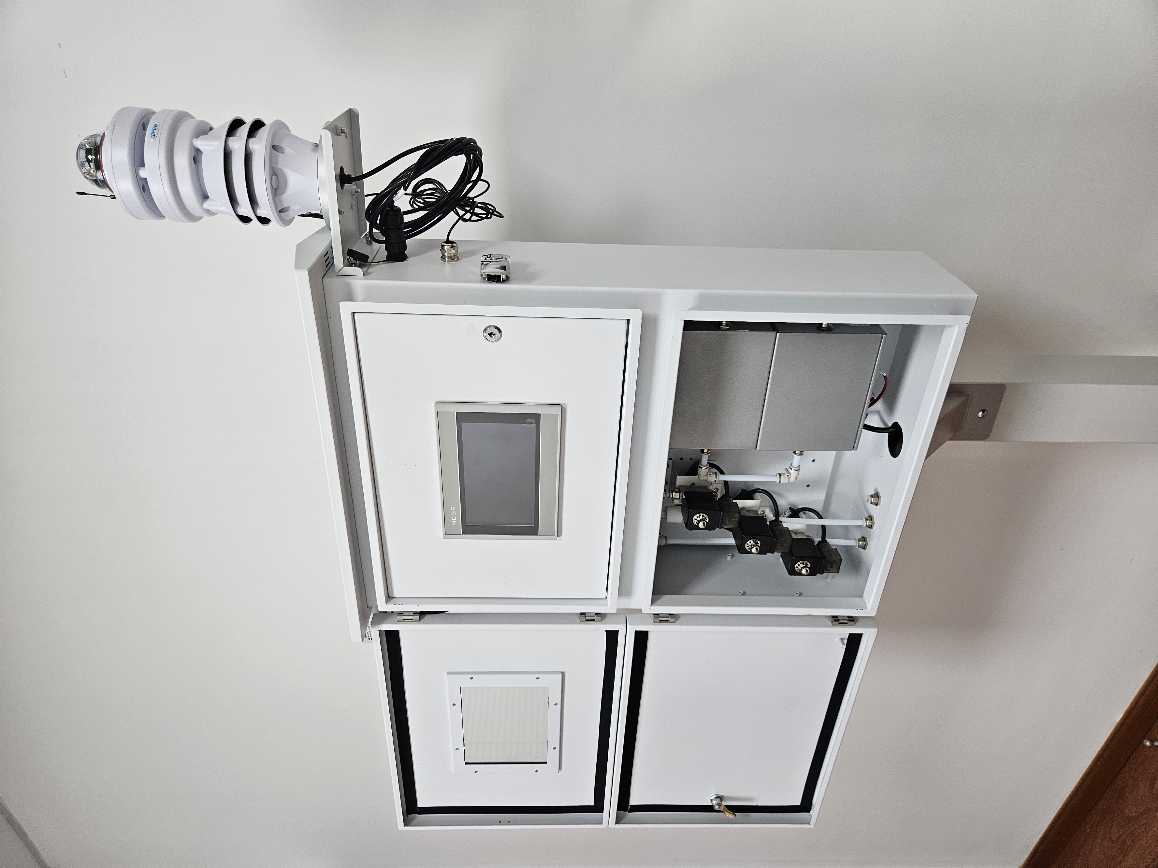 Stádas reatha na n-astaíochtaí carbóin domhanda: Tá géarghá le hastuithe carbóin a laghdú